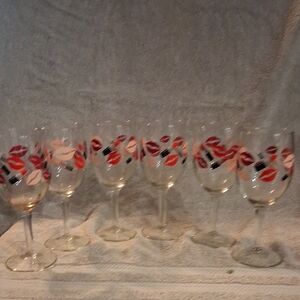 Set of Wine Glasses with Lip Print Design